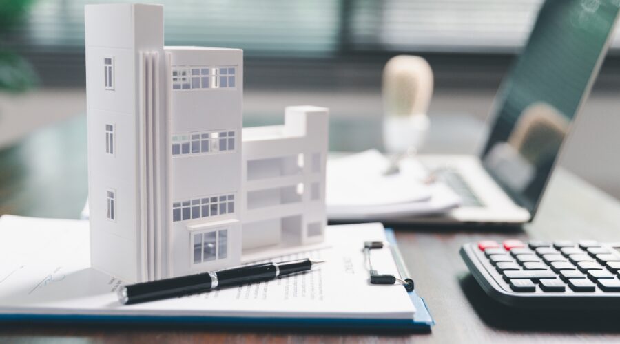 Κόστος ή Δίκαιη Αξία; Πώς να επιλέξετε τη σωστή μέθοδο για τα επενδυτικά ακίνητα