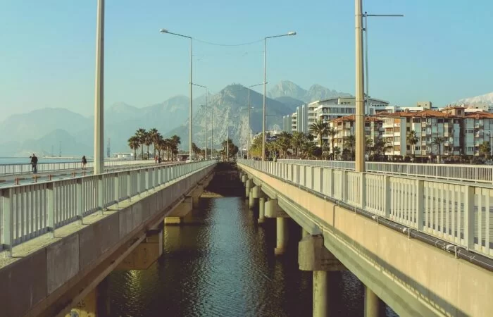 Φορολογικός κάτοικος εξωτερικού ως διαχειριστής ΙΚΕ: Τι ισχύει για φορολογία και εισφορές