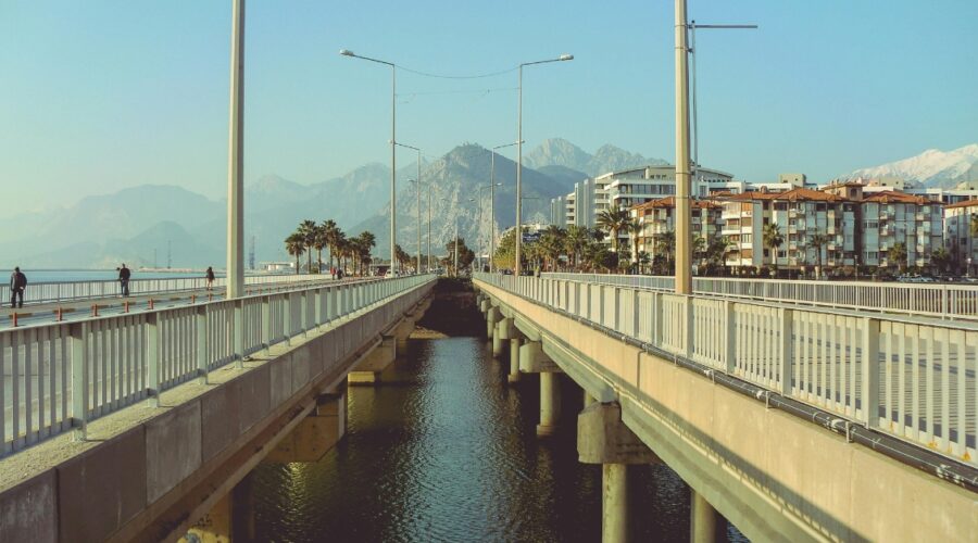 Φορολογικός κάτοικος εξωτερικού ως διαχειριστής ΙΚΕ: Τι ισχύει για φορολογία και εισφορές