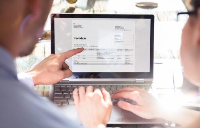 Τα πρόστιμα της μη εφαρμογής ηλεκτρονικής τιμολόγησης: Τι προβλέπει η εγκύκλιος Ε.2004/2026